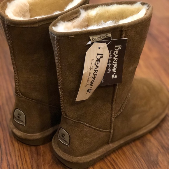 BearPaw Shoes - BEARPAW 🐾 EMMA SHORT 10M NWT